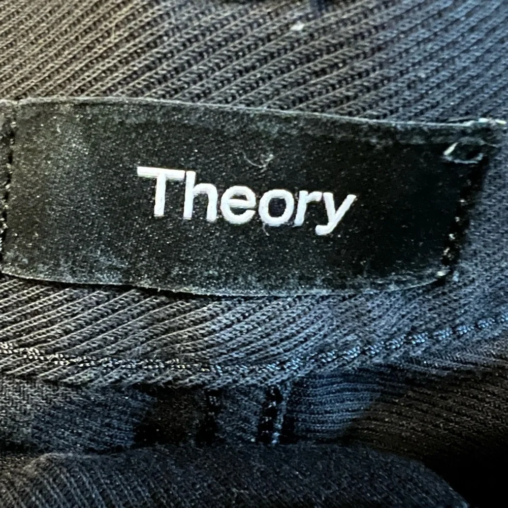 Theory sleek modern
